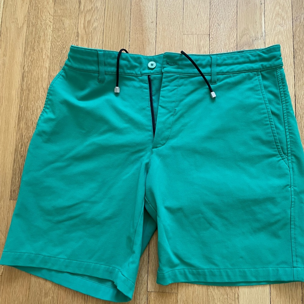 Outlier 4 season OG shorts.  Mens size 34.  Bright green color is very rare!